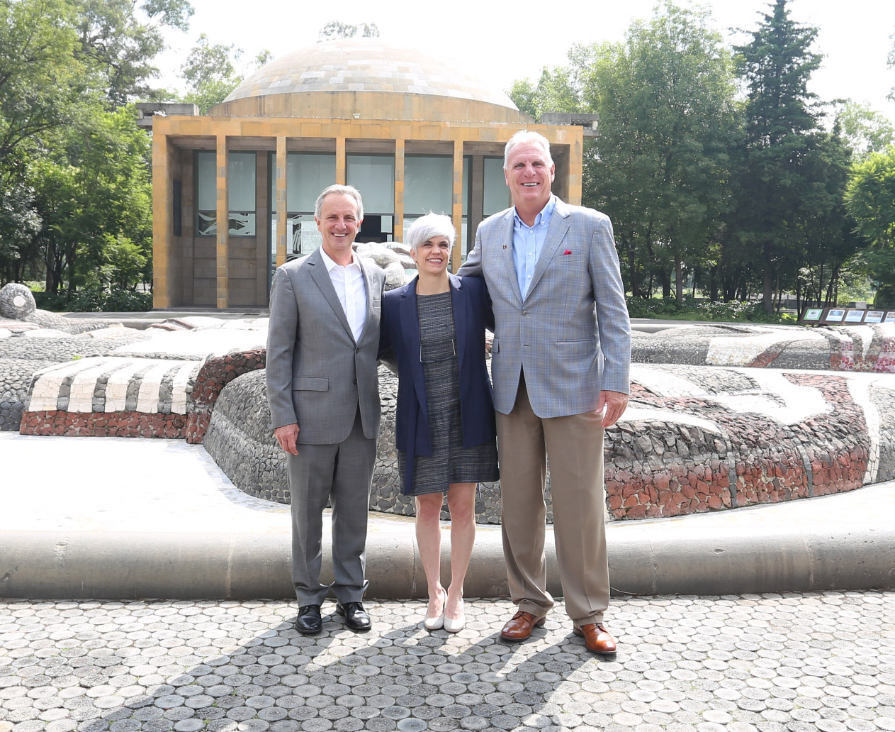 Ernesto Solana;  Presidente del Comité de Responsabilidad Social DTM. Gabriela Orozco; Fundación Mercerd A.C. Tom Sullivan;Presidente de Toyota Motor Sales México. 